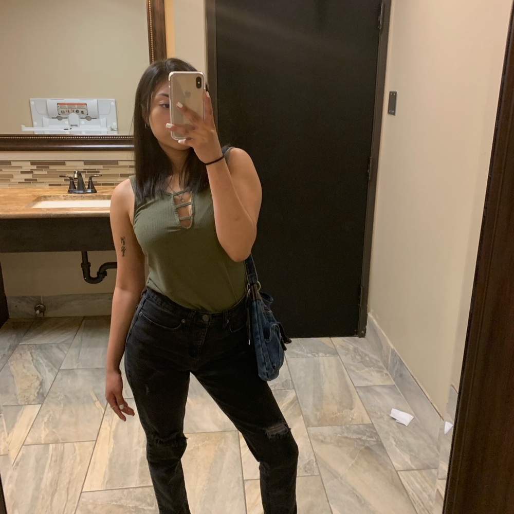 Meet your Posher, Abigail